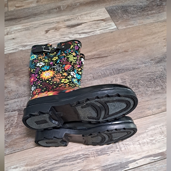 Western Chief Floral Rain Boots - Multicolor Size 7 - Picture 9 of 9